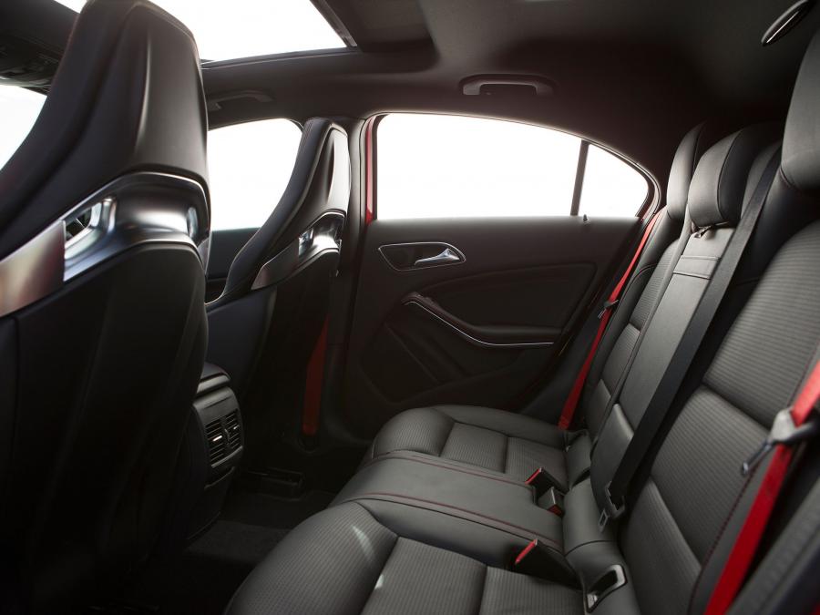  Mercedes-Benz A45 AMG Edition 1 2013 года  (AU) (фото 8 из 30)